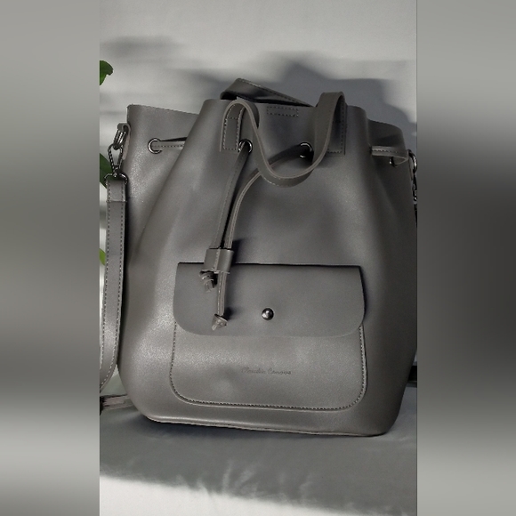 Backpack - Picture 5 of 8